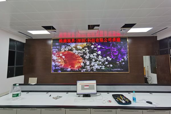 一套常見的室內(nèi)LED顯示屏系統(tǒng)包括哪些設(shè)備？