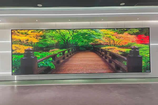 大型商場(chǎng)用哪種LED屏規(guī)格好？